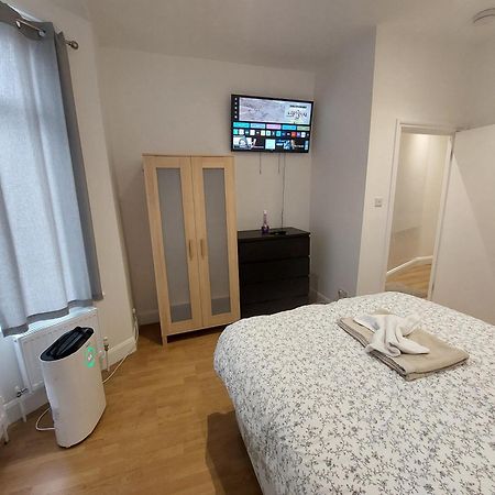 Cosy North Kensington Family Apartment For 4 Persons - Children Stay Free Londra Exterior foto