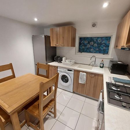 Cosy North Kensington Family Apartment For 4 Persons - Children Stay Free Londra Exterior foto
