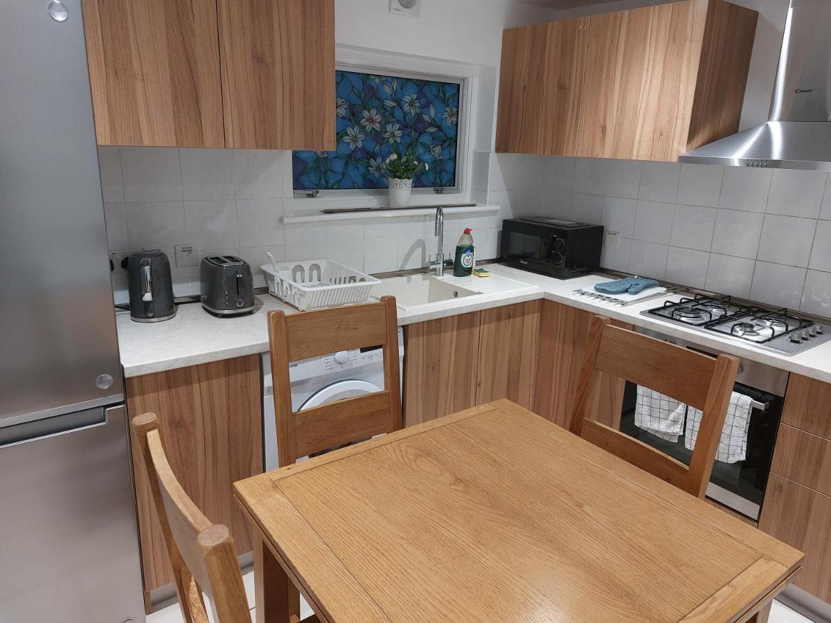 Cosy North Kensington Family Apartment For 4 Persons - Children Stay Free Londra Exterior foto