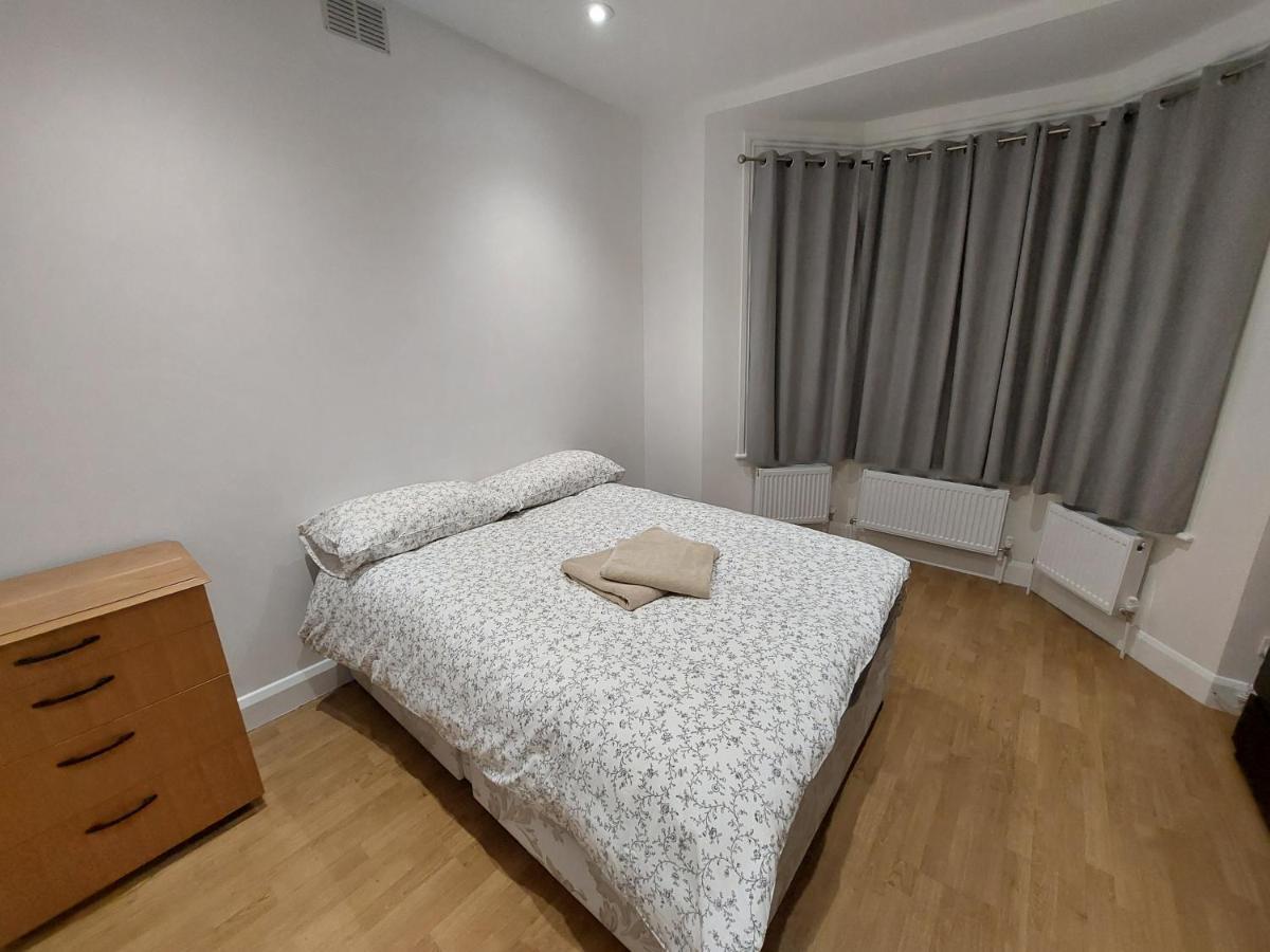 Cosy North Kensington Family Apartment For 4 Persons - Children Stay Free Londra Exterior foto