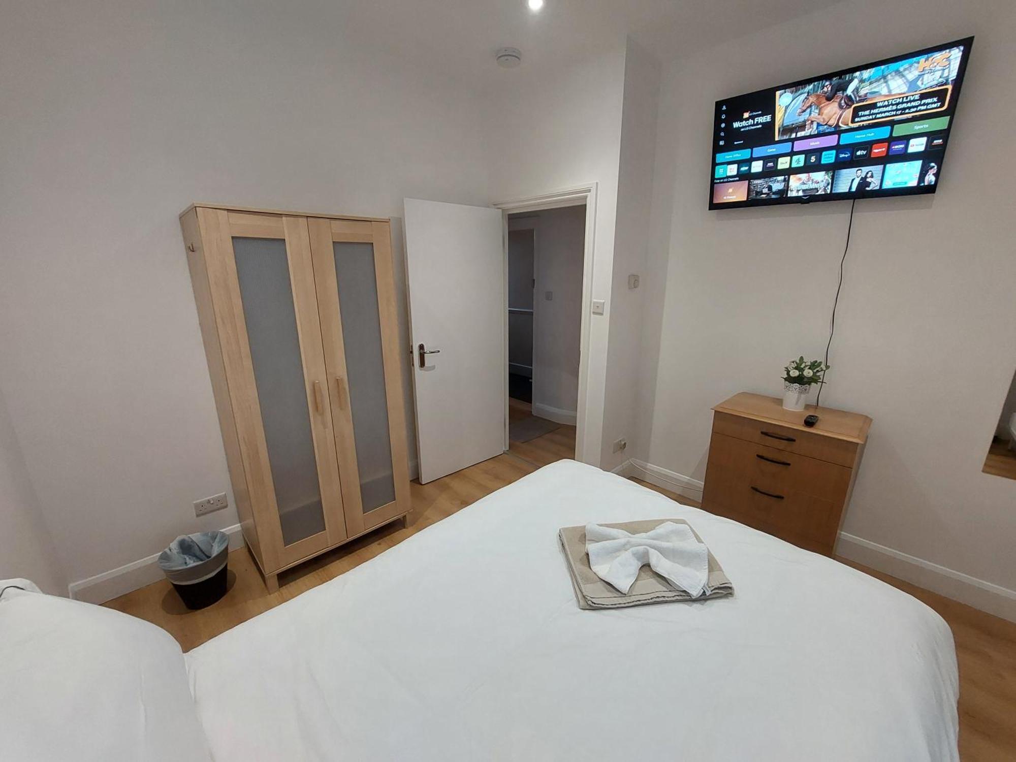 Cosy North Kensington Family Apartment For 4 Persons - Children Stay Free Londra Exterior foto